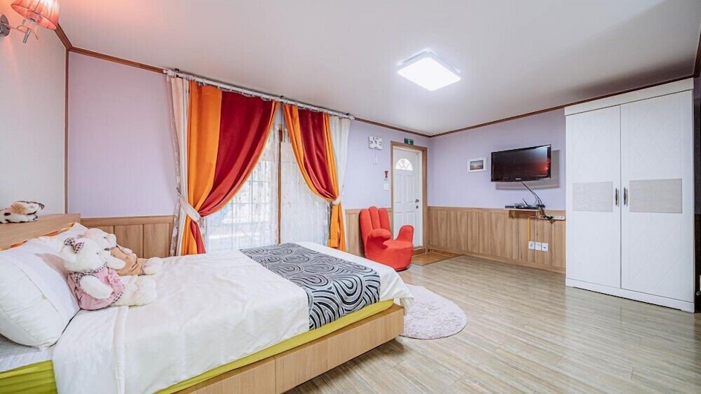 Room (Bijou) - Photo 6