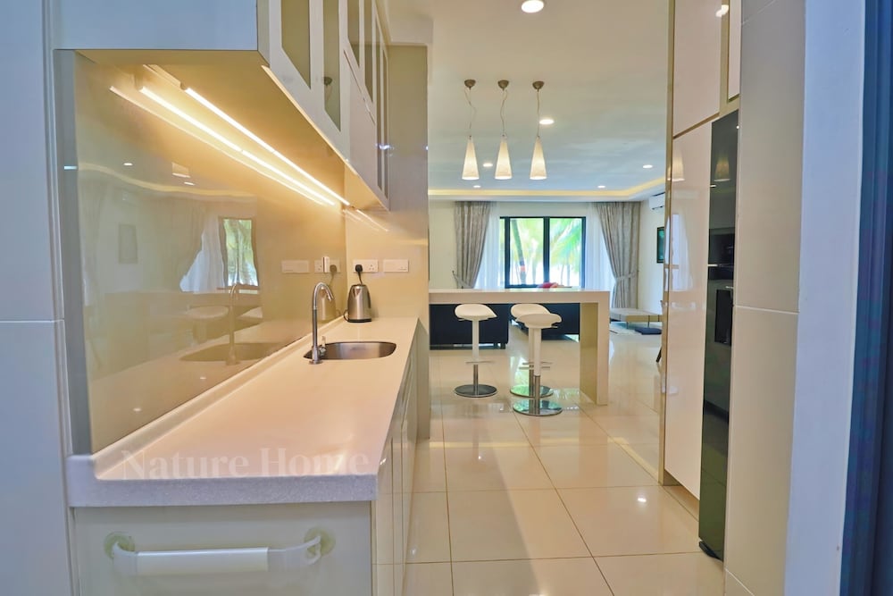 Comfort Villa, 4 Bedrooms, Beachfront - Photo 22