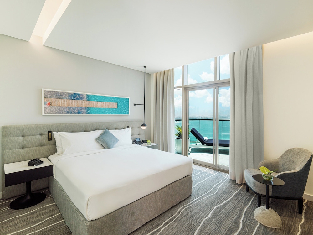 Suite, 1 Bedroom, Accessible, Balcony (Dining, Kitchen) thumbnail 5