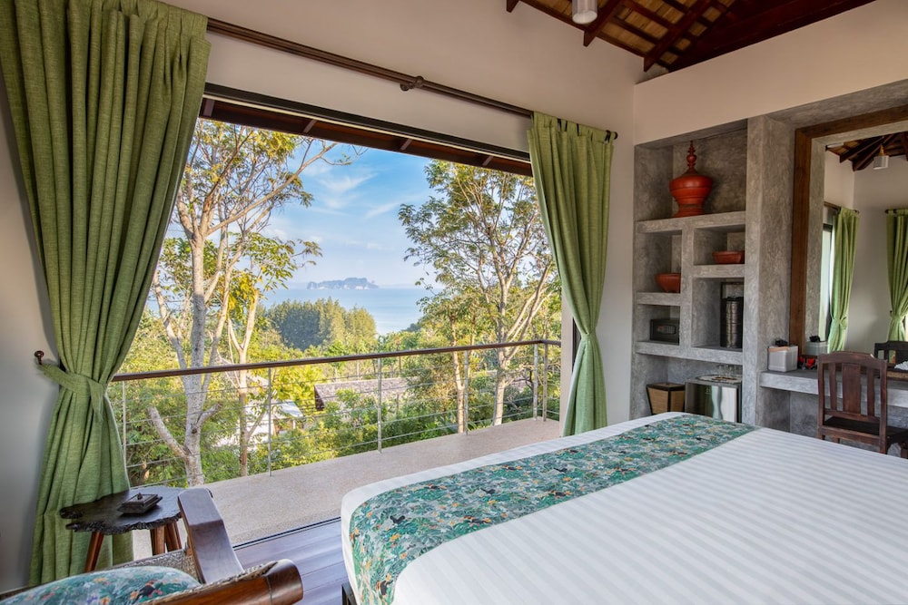 SEAVIEW JACUZZI VILLA-YAT FAH