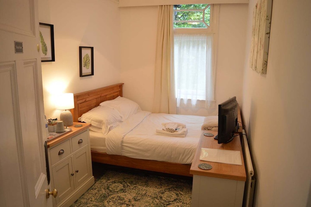 Basic Single Room photo 2