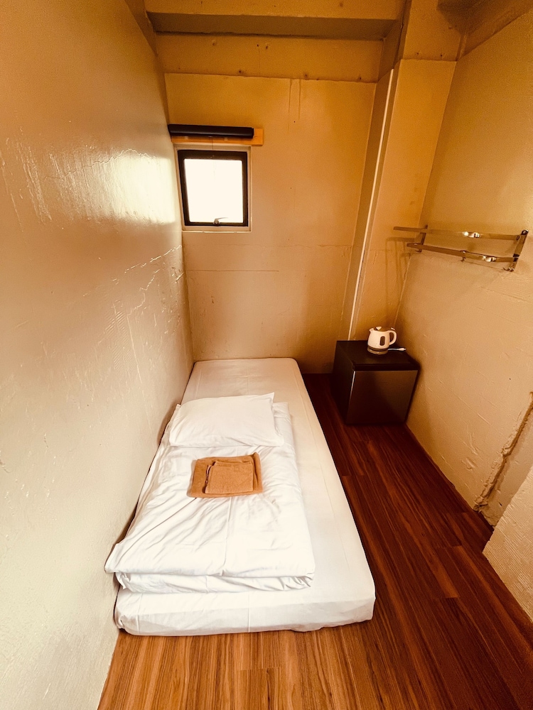 Single Room photo 2