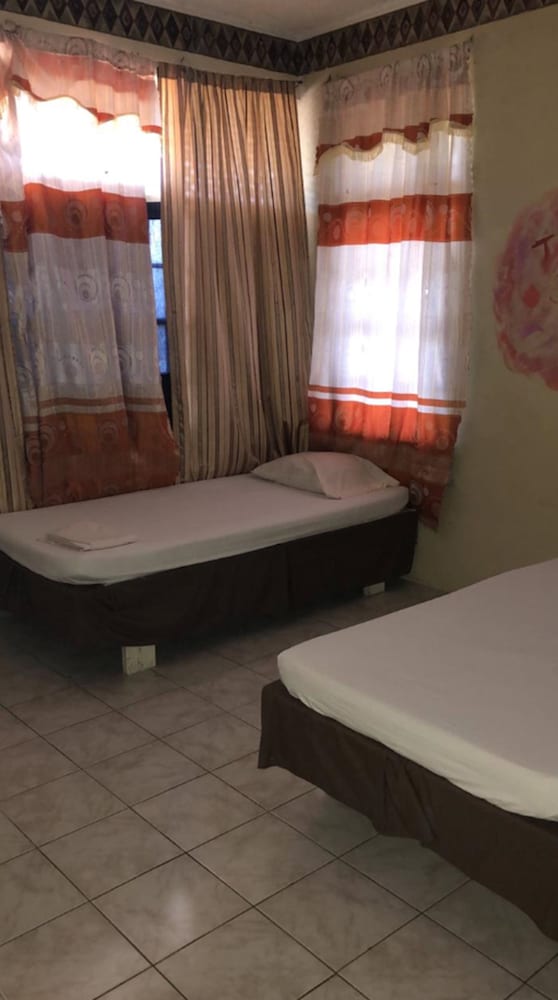 Standard Room, 2 Twin Beds photo 1