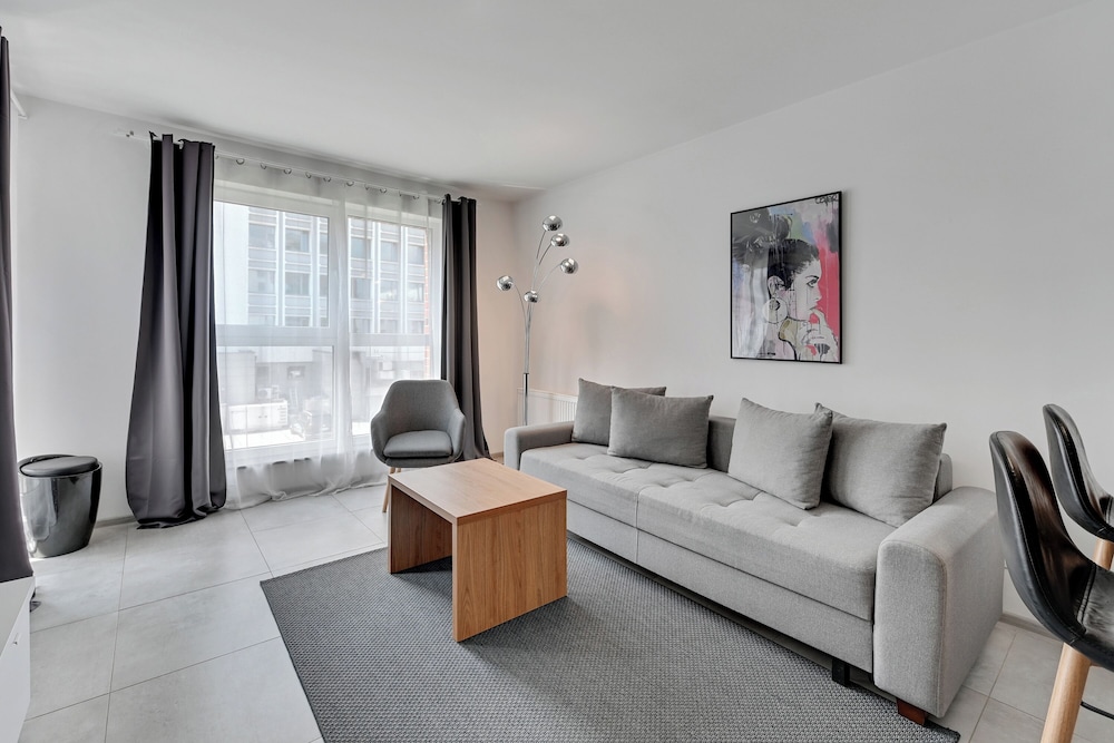 City Apartment - Photo 12