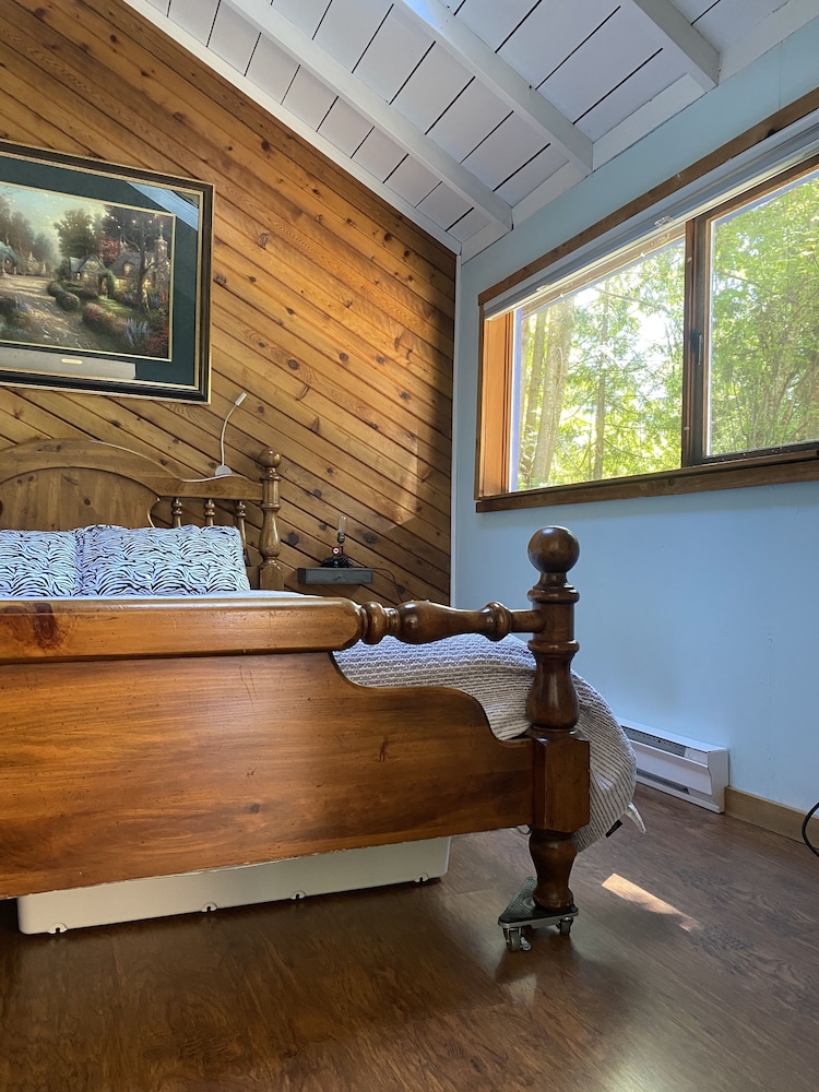 Cottage, 1 Bedroom, Kitchen (Across The Street From The Lake) photo 2