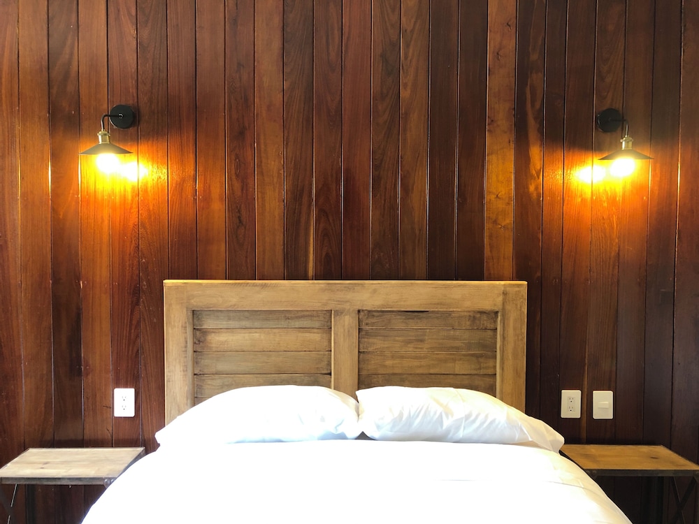 Business Room, 1 Queen Bed photo 1