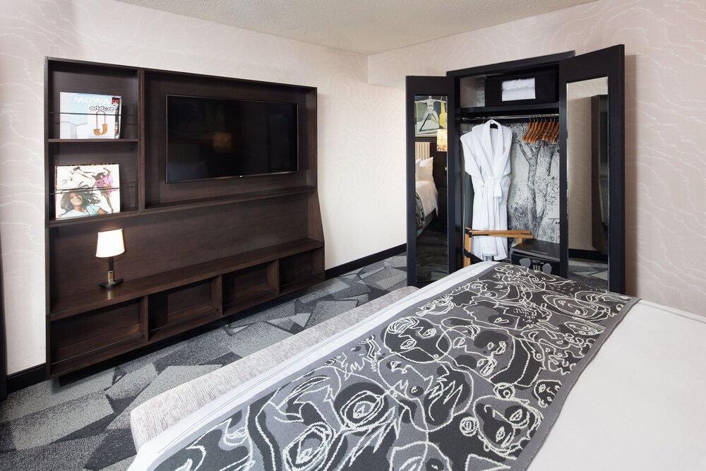Superior King High Floor - Photo 3
