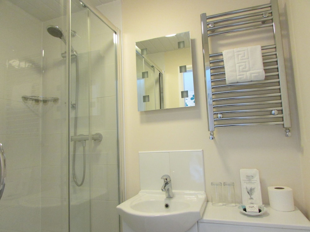 Twin Room, Ensuite photo 3