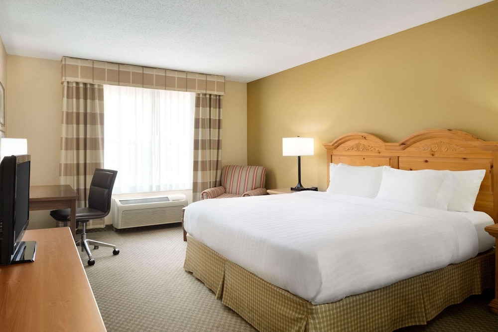 Room, 1 King Bed, Non Smoking - Photo 1