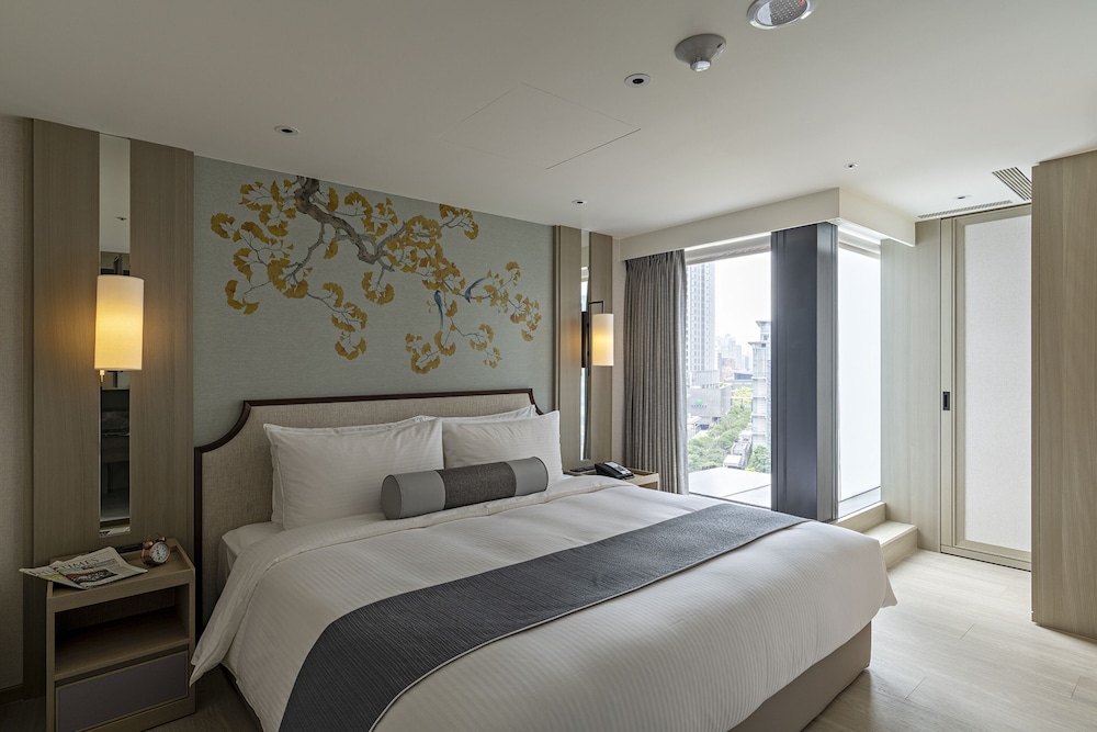 Premier Suite with view