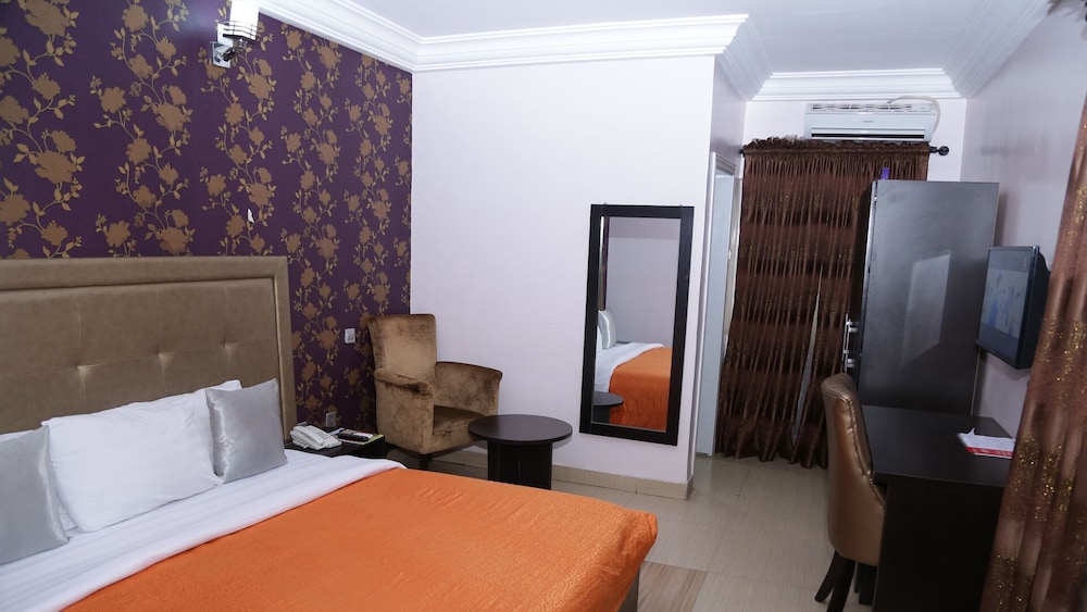 Standard Room photo 2
