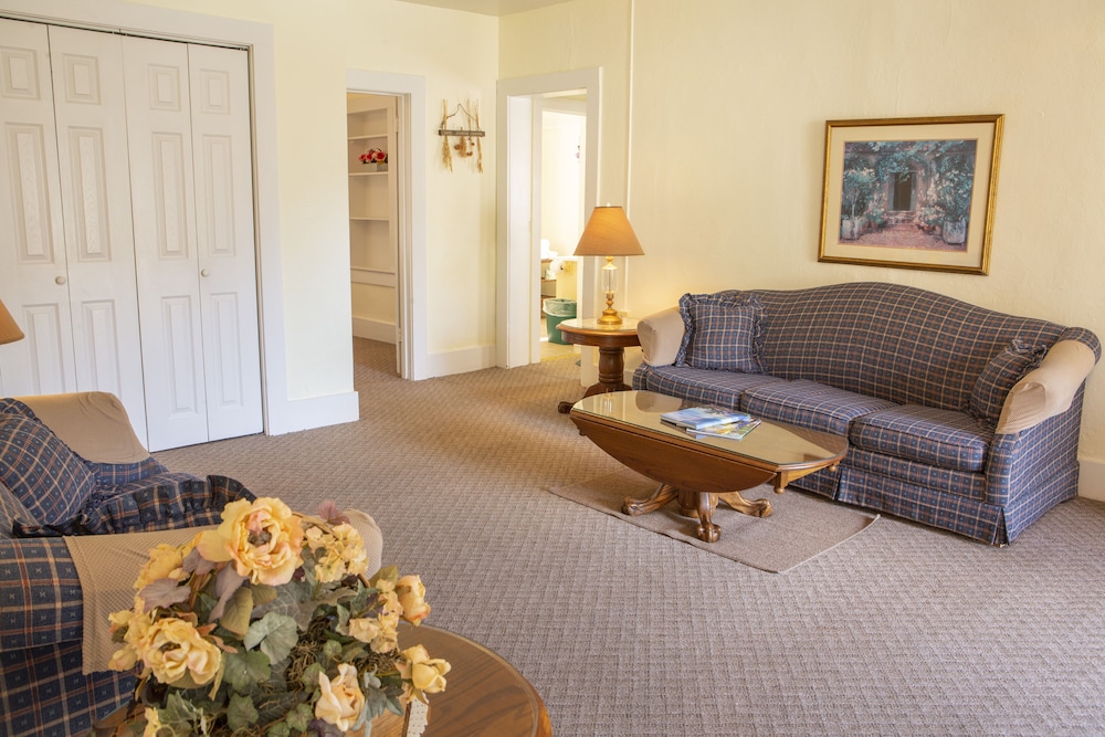 Sunset Family Apartment, 3 Bedrooms, Mountain View photo 1