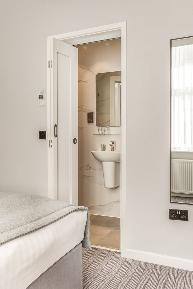 Superior Double Room, Ensuite photo 2