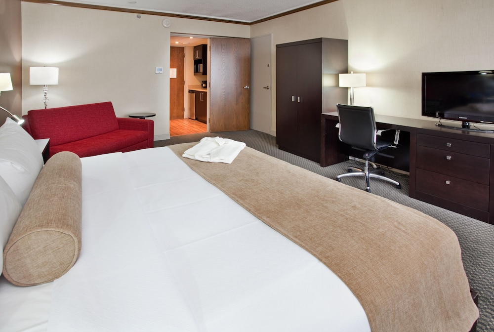 Standard Room, 1 King Bed, Mobility Accessible - Photo 1