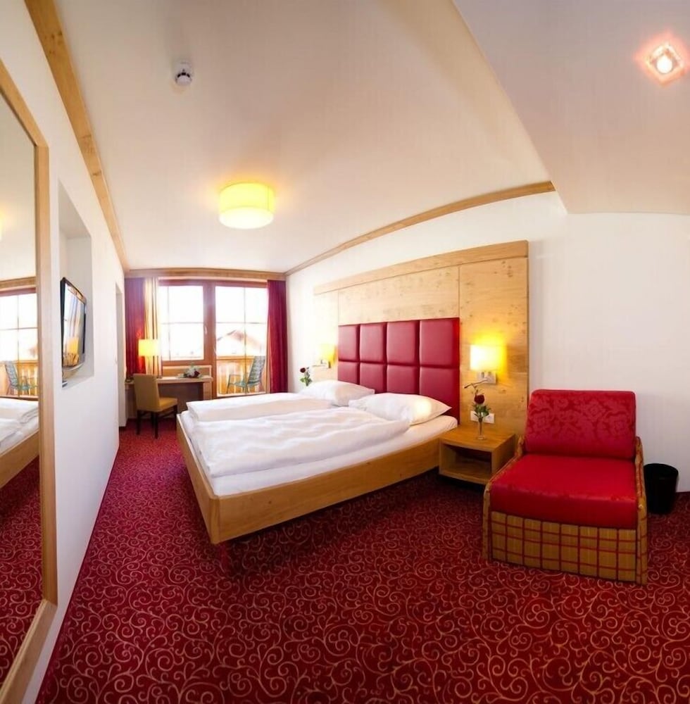 Family Room, 2 Bedrooms, Balcony