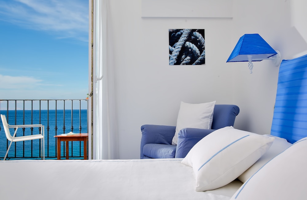 Deluxe Room, Terrace, Sea View photo 2