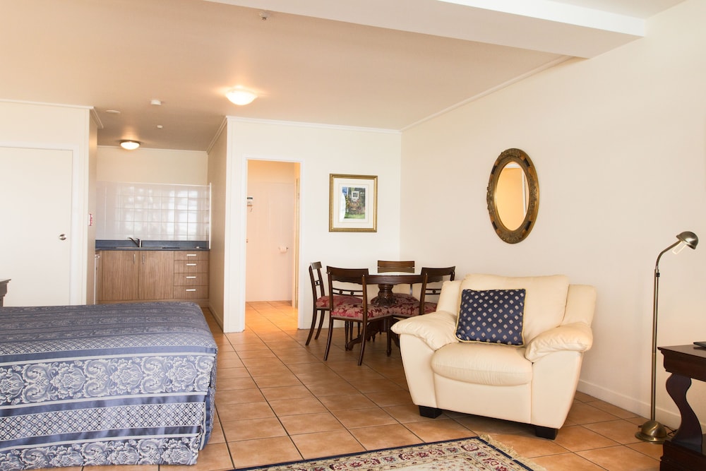 Deluxe Studio, 1 King Bed, Accessible, Sea View