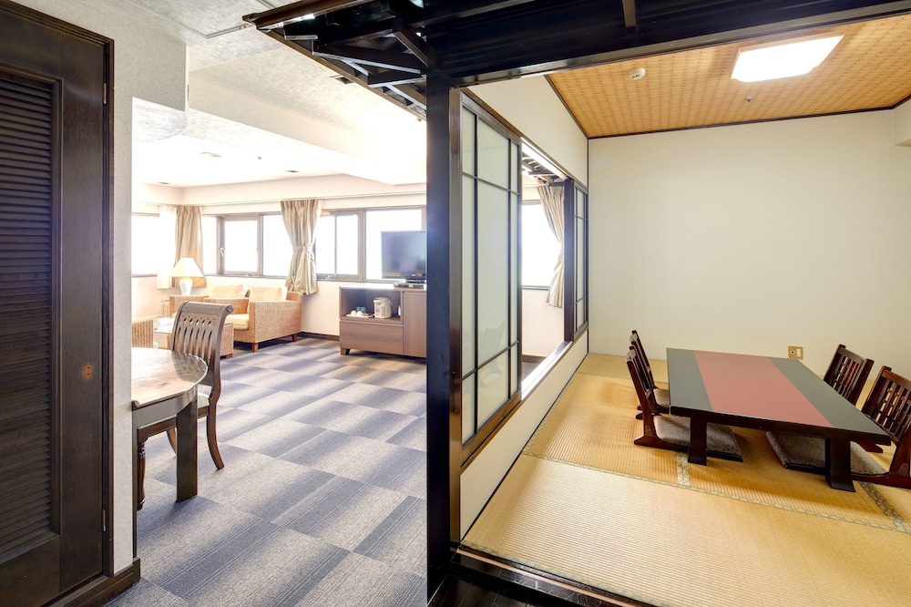Executive room photo 3