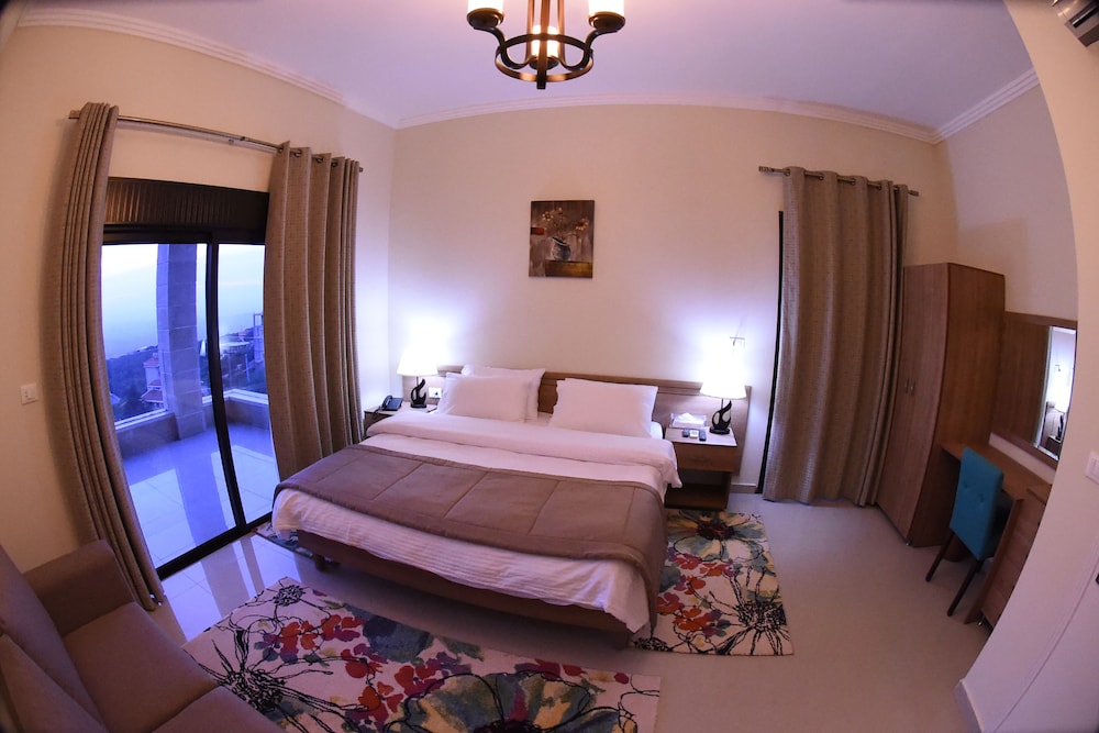 Suite (Coast View) photo 1