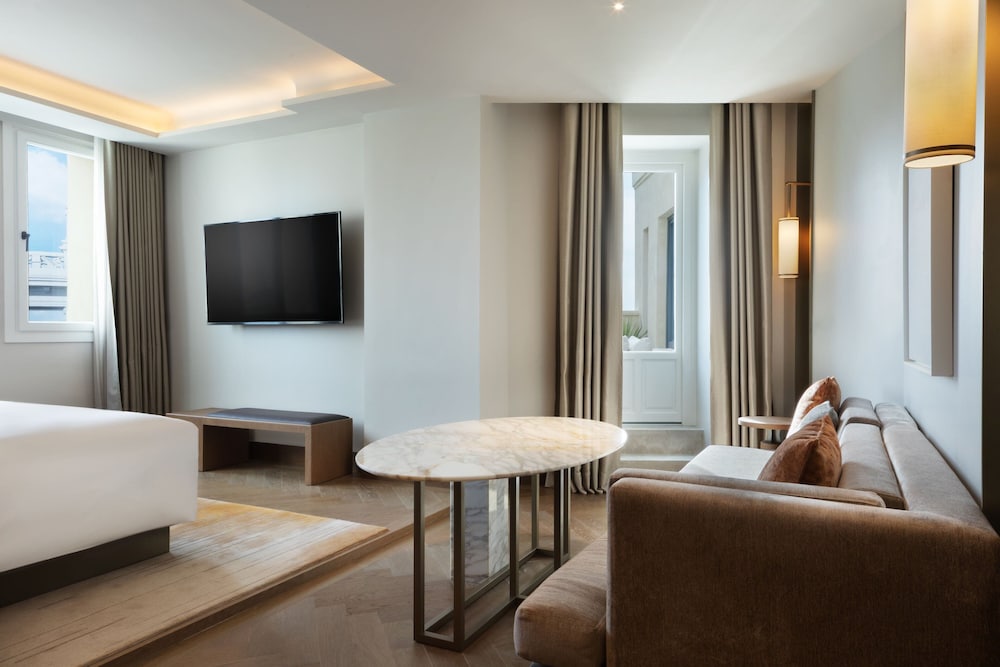 Suite, 1 King Bed, Non Smoking, View (Balcony)
