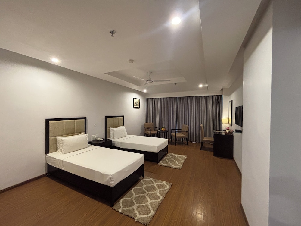 Premium Twin Room photo 3