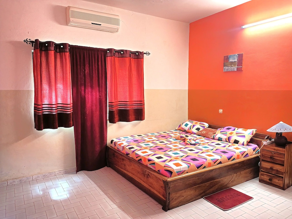 Comfort Double Room, 1 King Bed (Romeo) photo 3