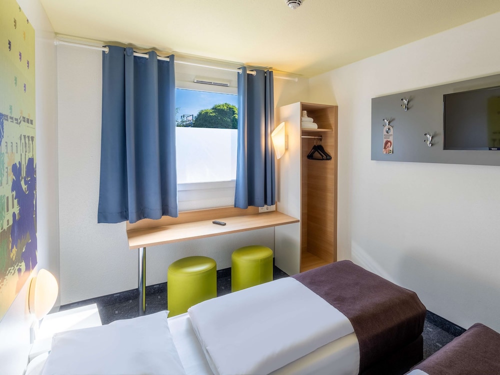 Twin Room - Photo 2