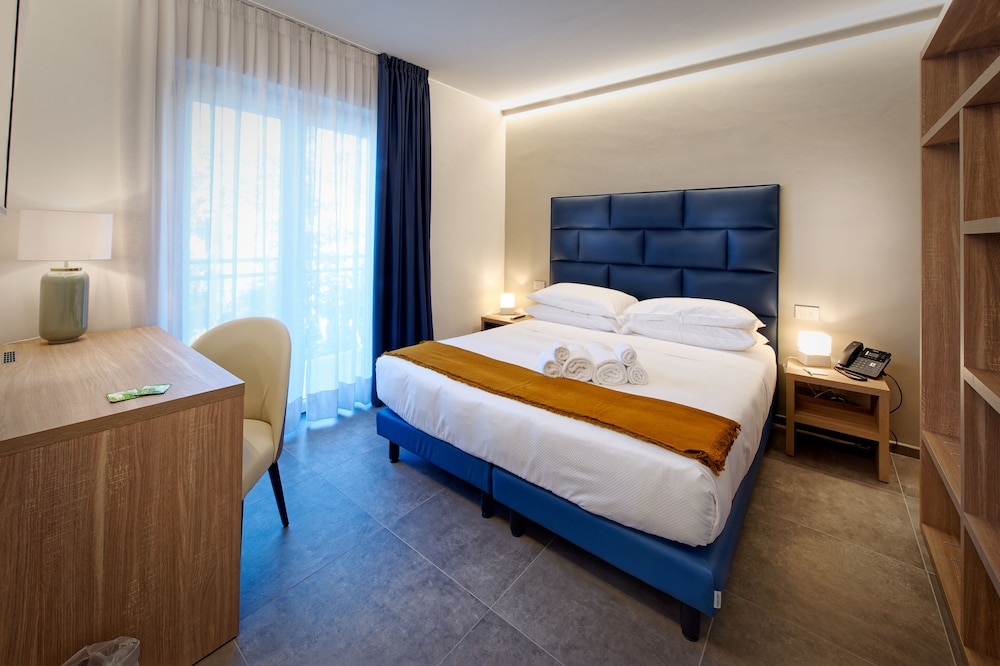 Deluxe Double Room (Design) photo 1