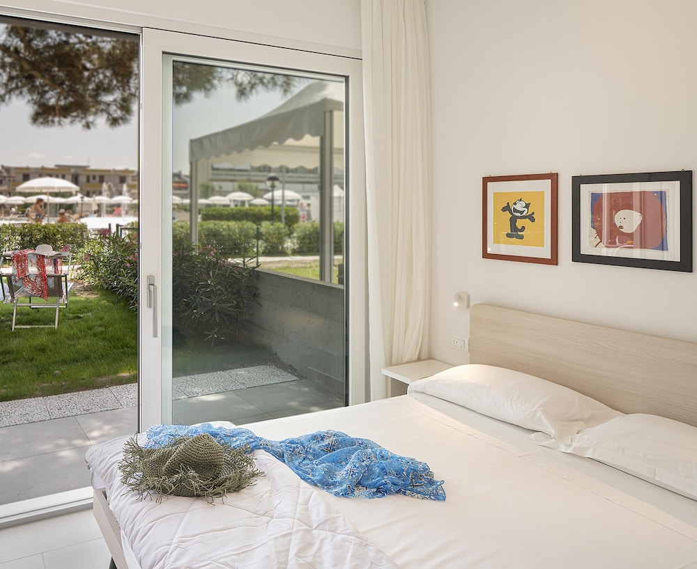 Prestige Apartment, 1 Bedroom, garden photo 1