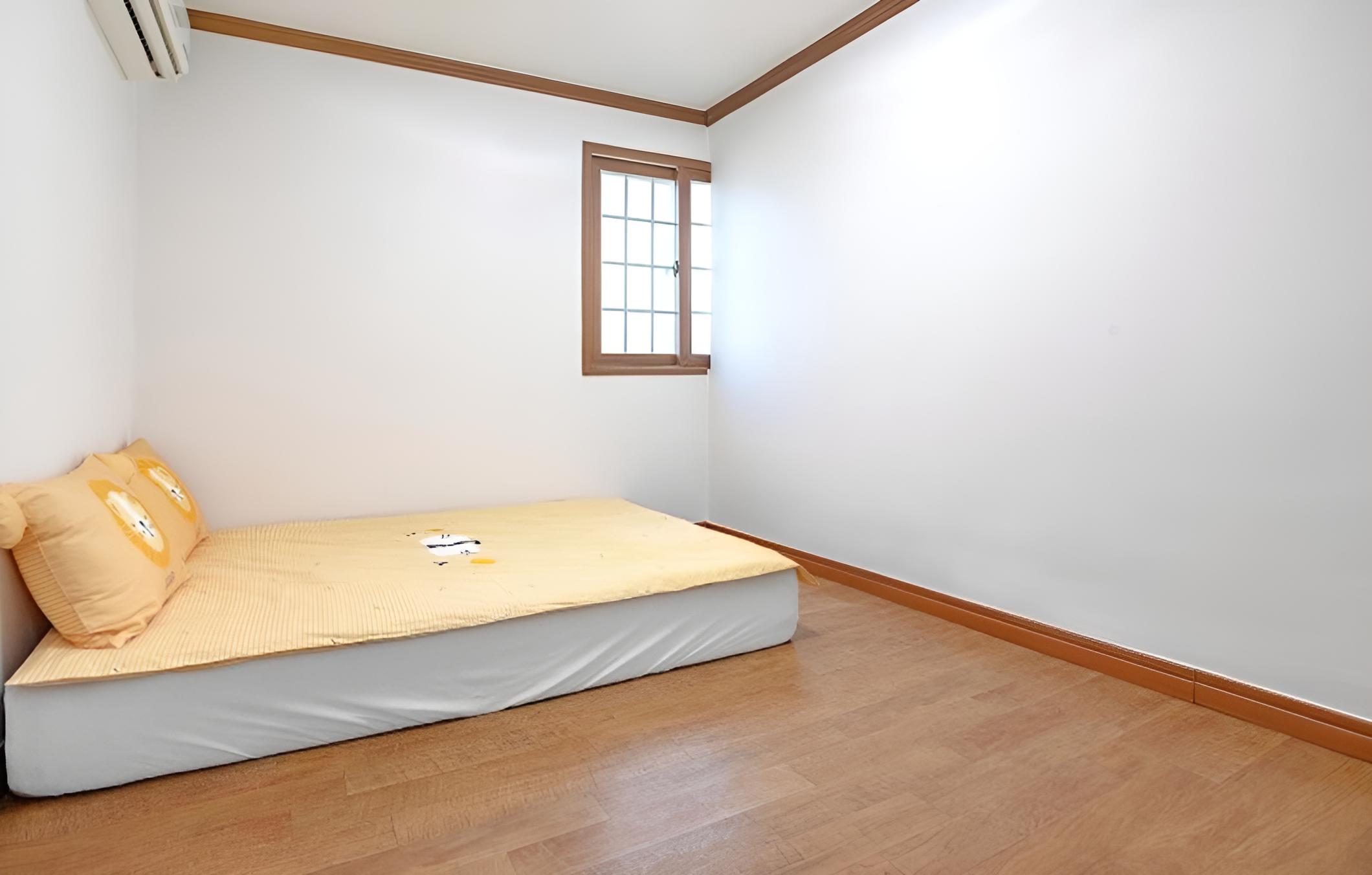Room (Room 101 (Three rooms livingroom bath) - Photo 16