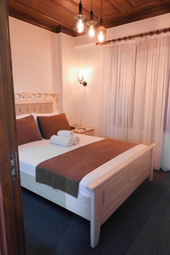 Economy Double Room photo 2