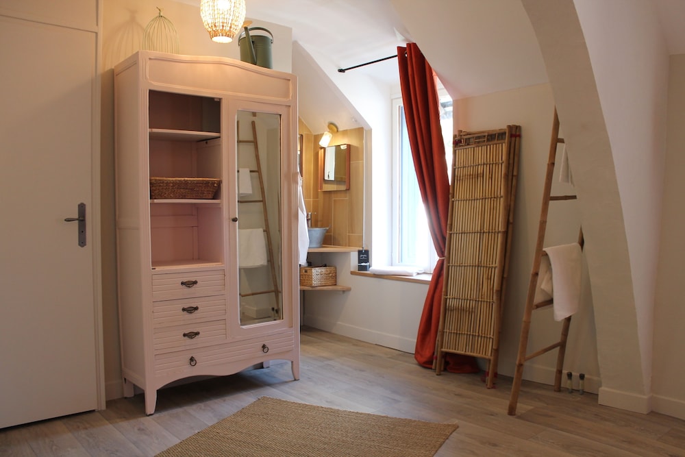 Standard Double or Twin Room photo 3