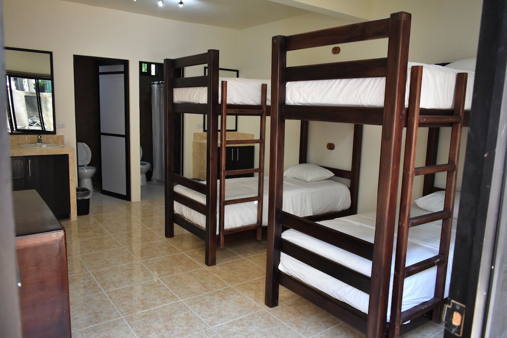 Economy Quadruple Room photo 1