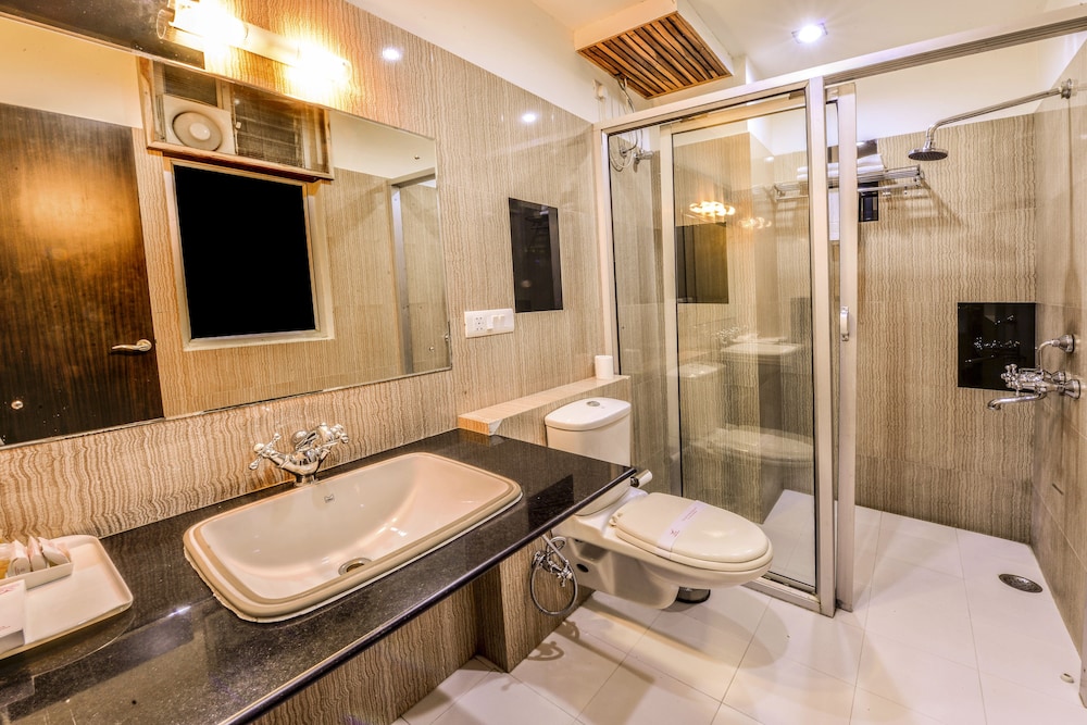 Executive Room - Photo 7