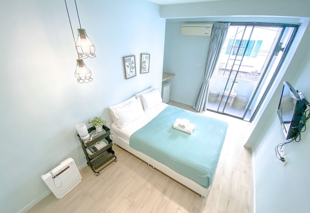 Standard Room (No View) photo 2
