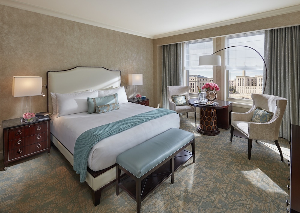 Deluxe King and Queen Connecting Rooms