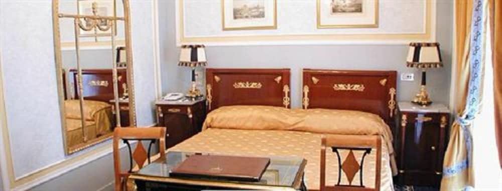 Royal Suite, 1 Bedroom, Lake View - Photo 4