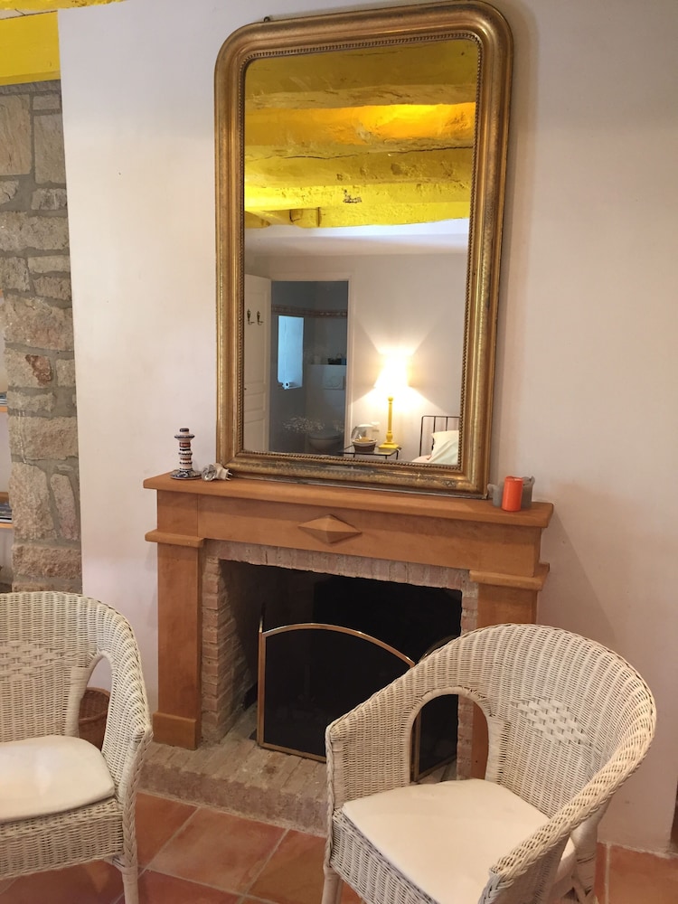 Room (Jaune) photo 3
