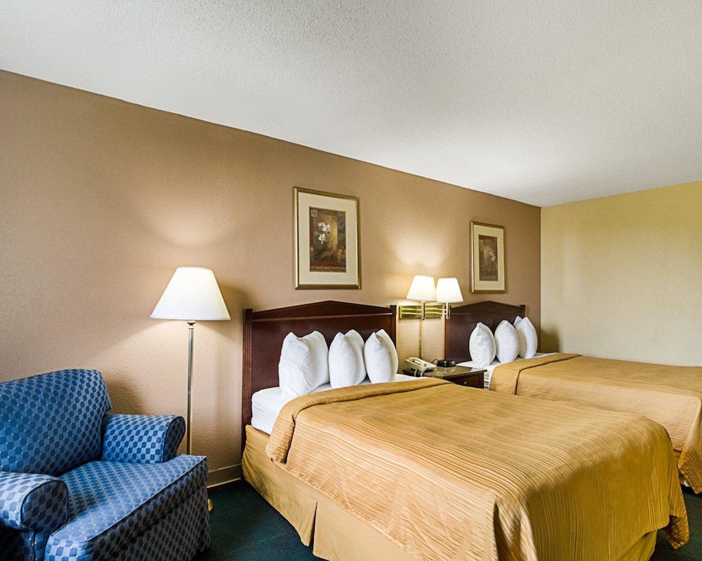Standard Double Room, 2 Double Beds, Smoking photo 2