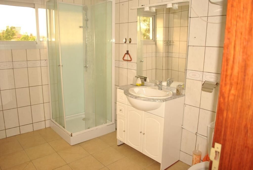 Grand Apartment, 4 Bedrooms, Kitchenette, Garden View photo 3