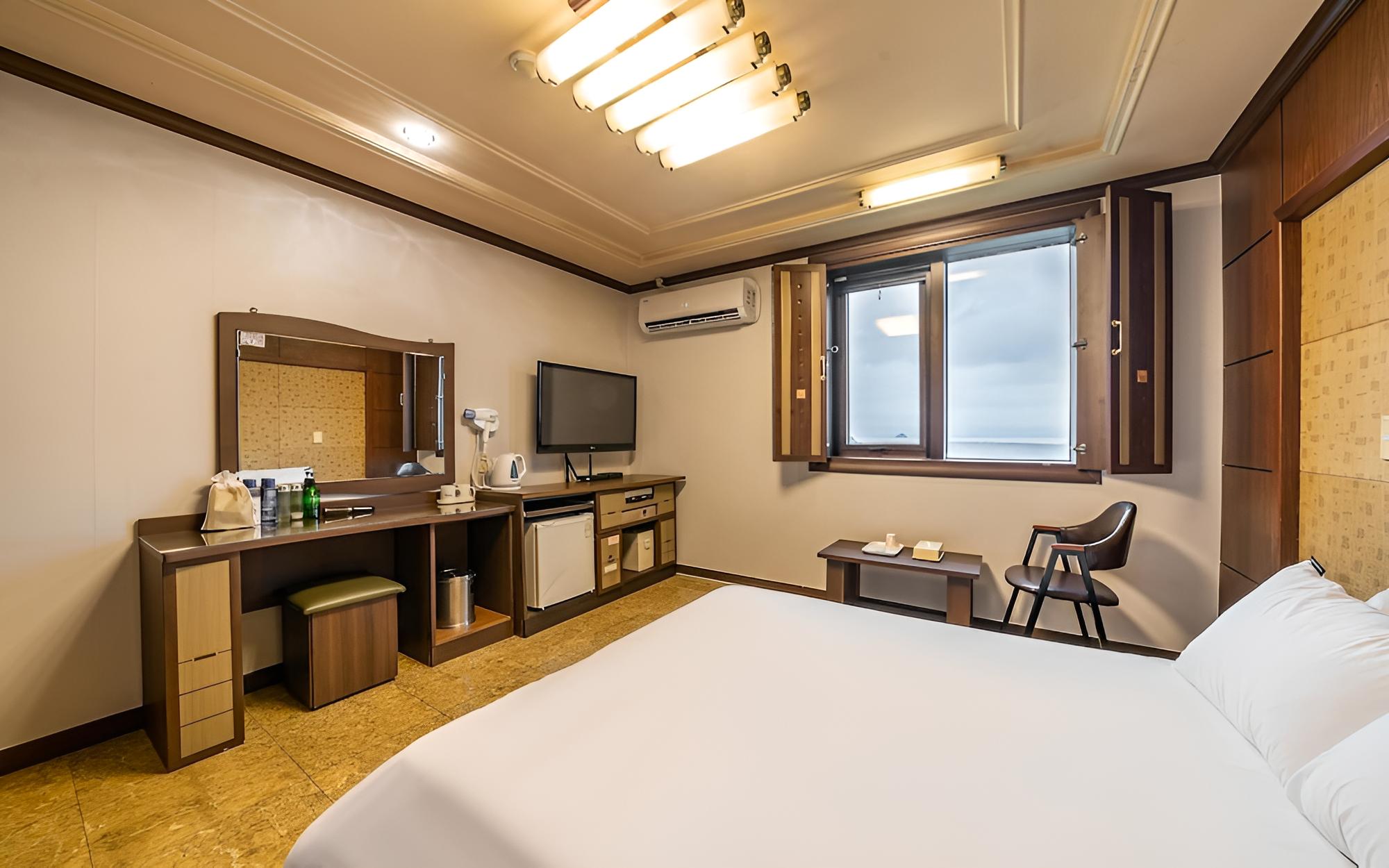 Room (Special Room) - Photo 7