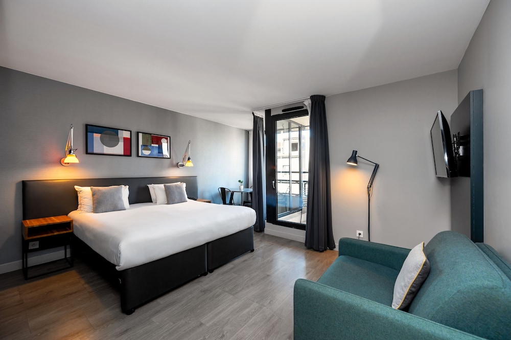 Studio Apartment Plus with Balcony photo 2