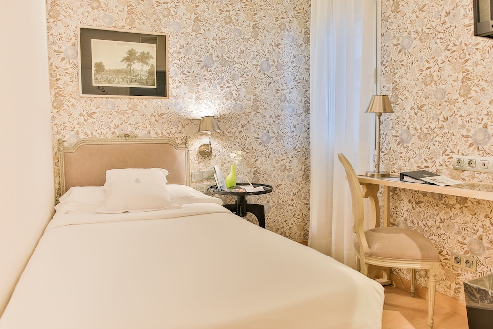 Single Room - Photo 1