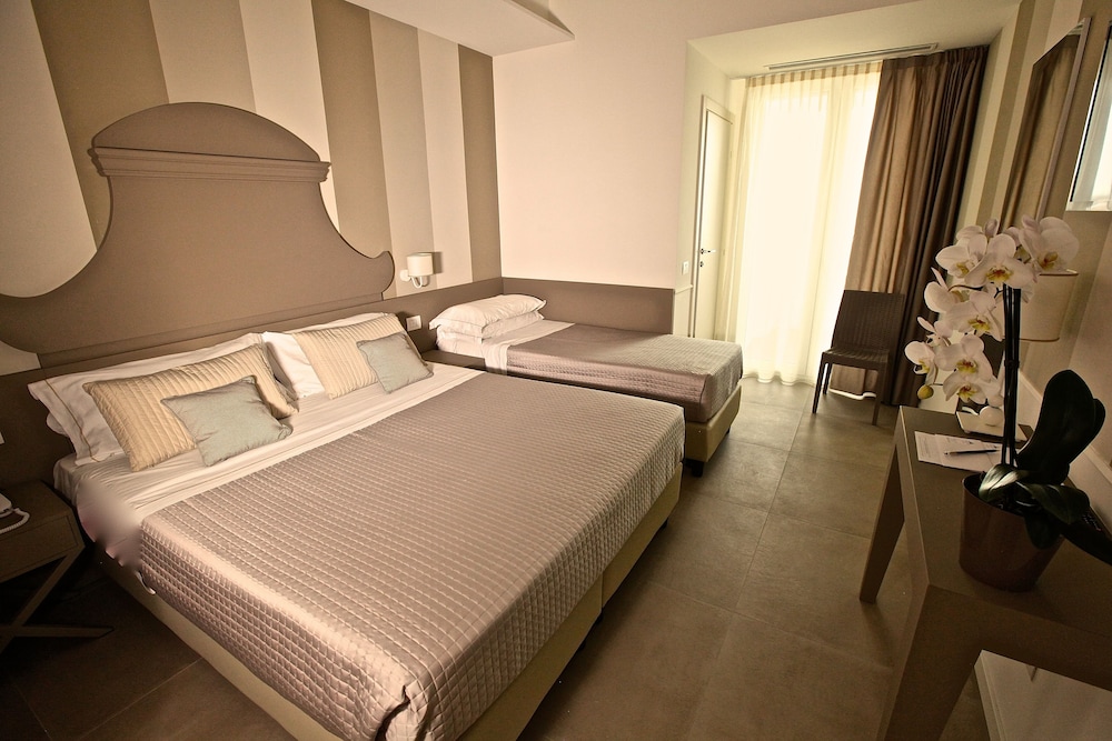Triple Room photo 2
