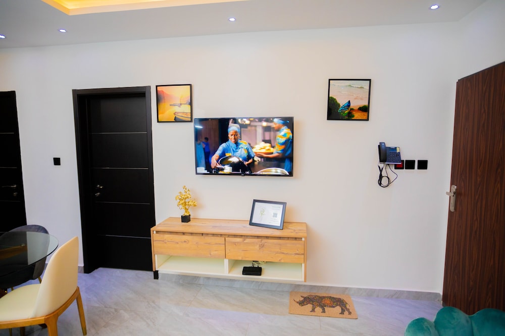 Apartment photo 2