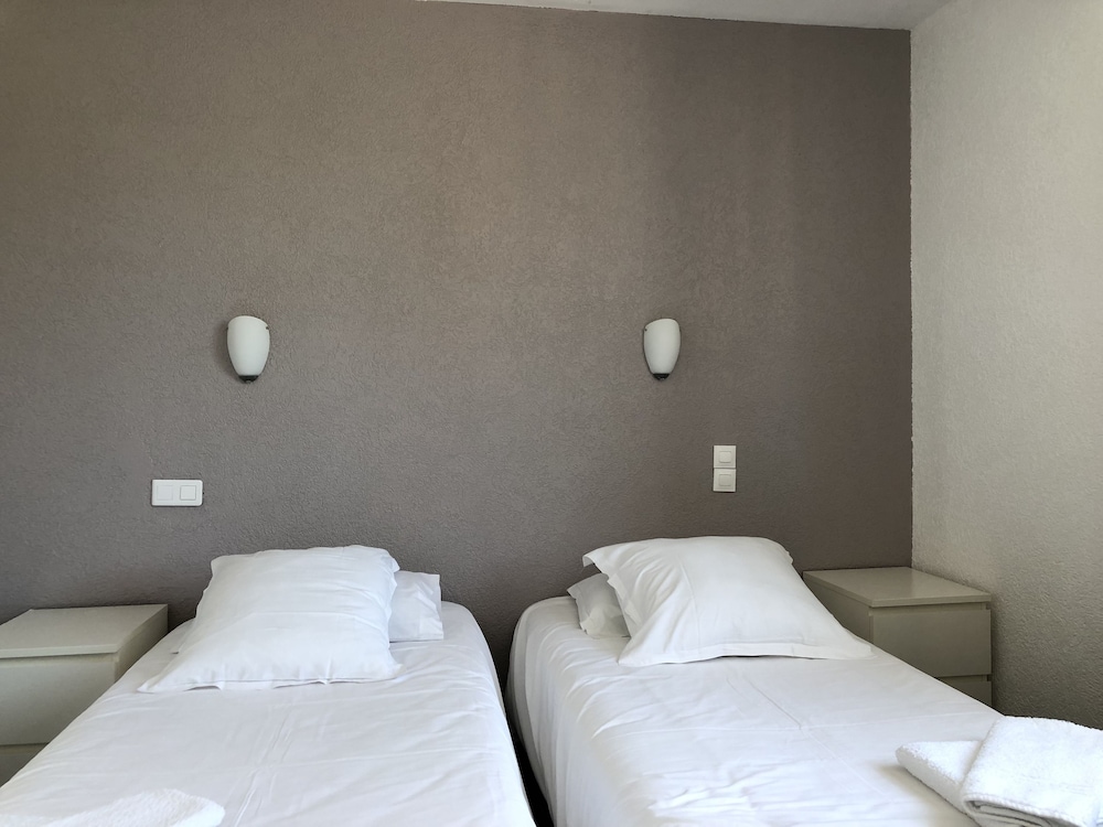 Twin Room, Private Bathroom photo 2