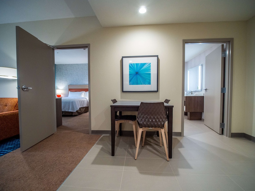 Suite, 1 Queen Bed, Accessible, Bathtub photo 1