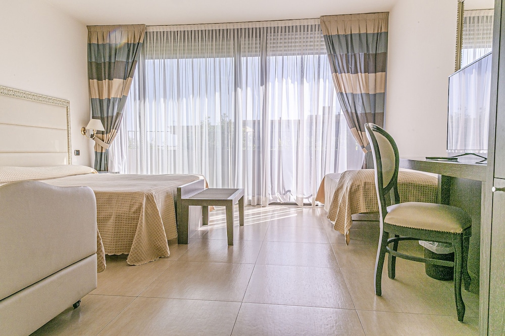 Grand Room (Large) photo 3