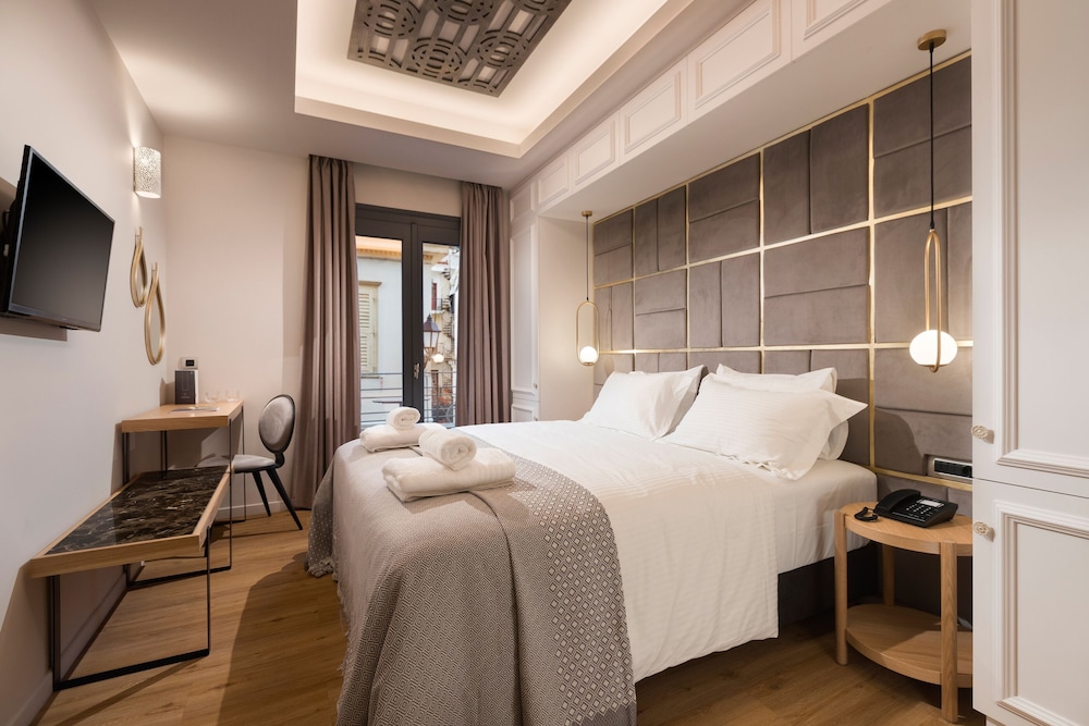 Deluxe Double Room - Photo 1