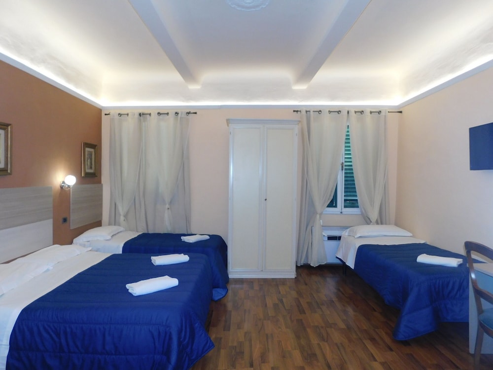 Standard Room photo 1